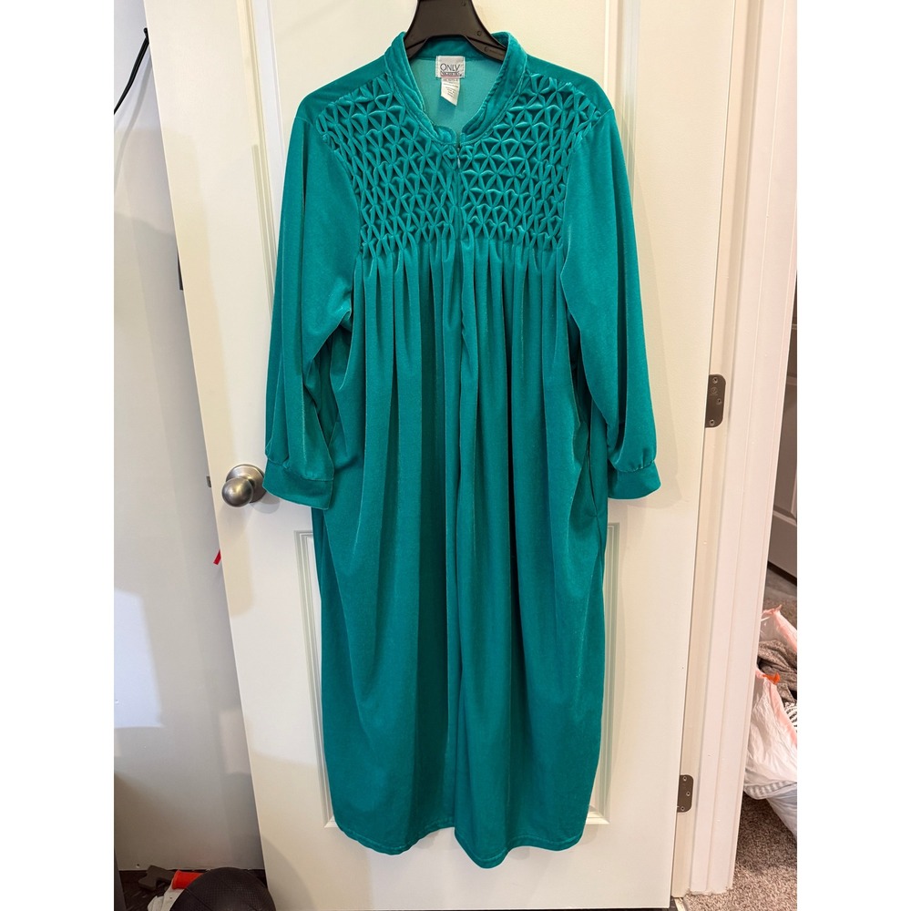 VTG Only Necessities Teal Green Smocked Velvet Robe Housecoat 2X Grannycore Cozy